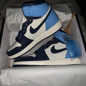 Air Jordan 1 Retro High OG 'Obsidian'